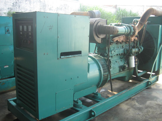 休宁租赁发电机- 发电机碳刷磨损的原因是什么