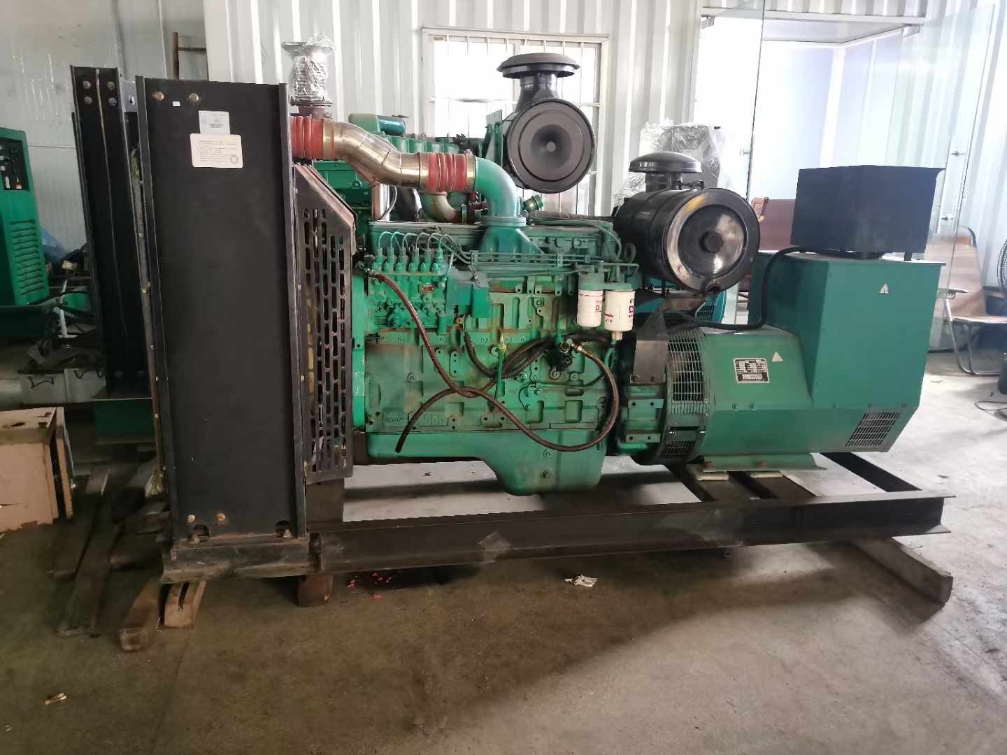 休宁发电机租赁如何确定电缆的承载电流是否在安全范围内？