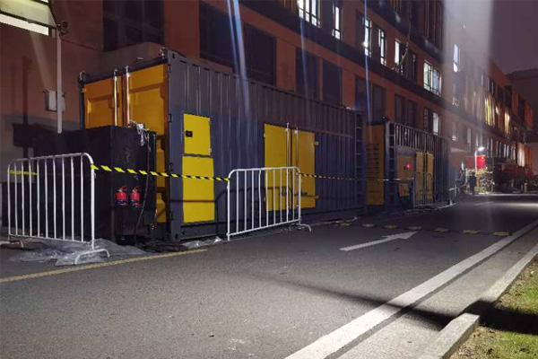 休宁柴油发电机组的输出电压是如何调节的？