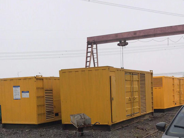 休宁100kw柴油发电机组每小时油耗？